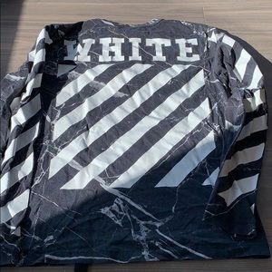 Off-white Long sleeve Tee